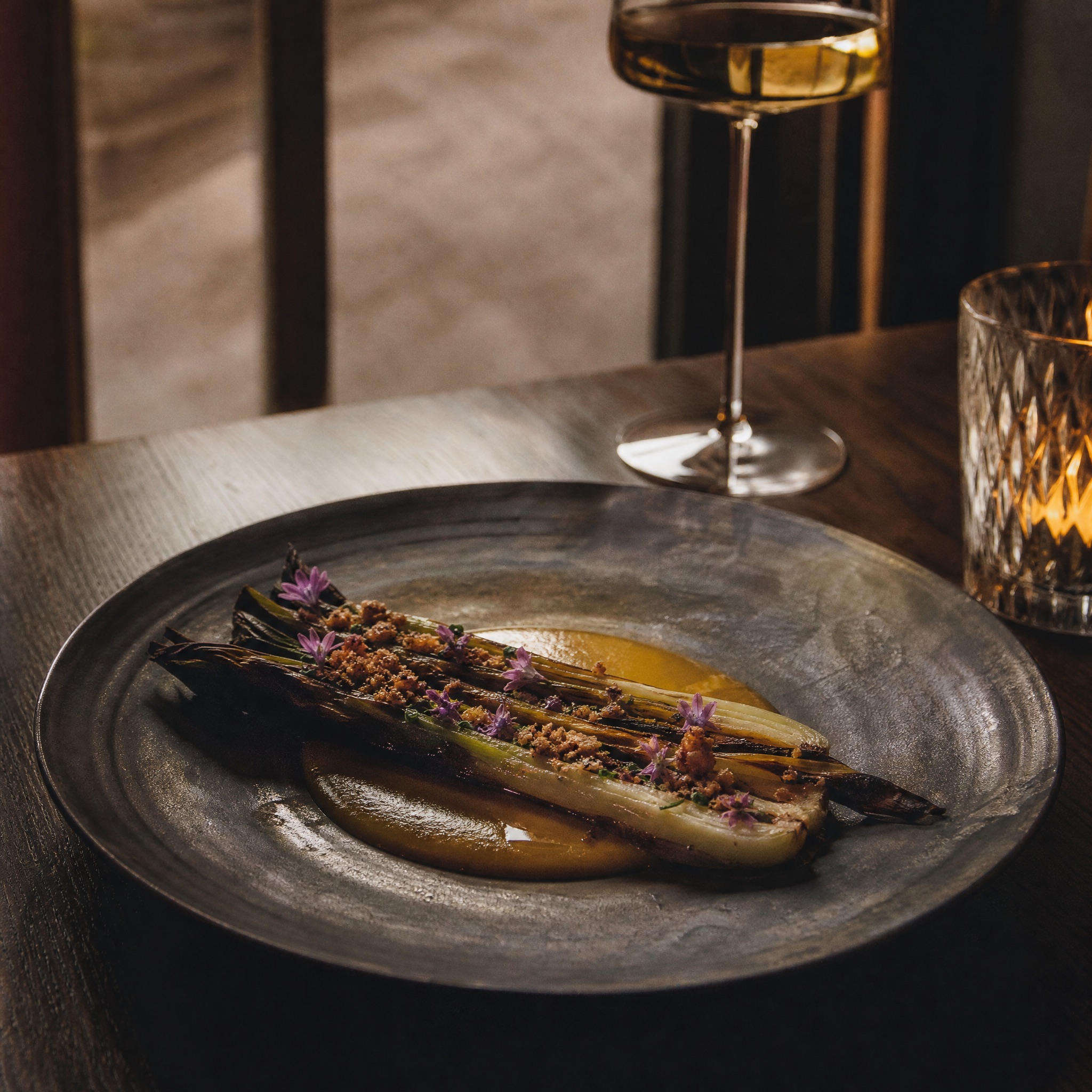 Gegrilde prei met vin jaune