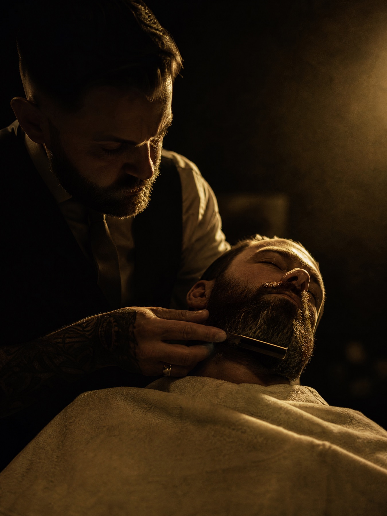Baard-line-up met open mes
